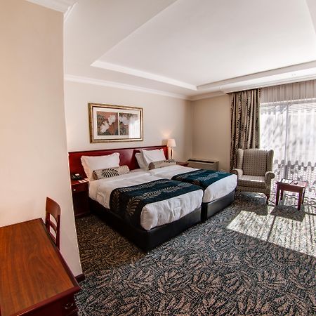 Courtyard Hotel Sandton Johannesburg Exterior foto