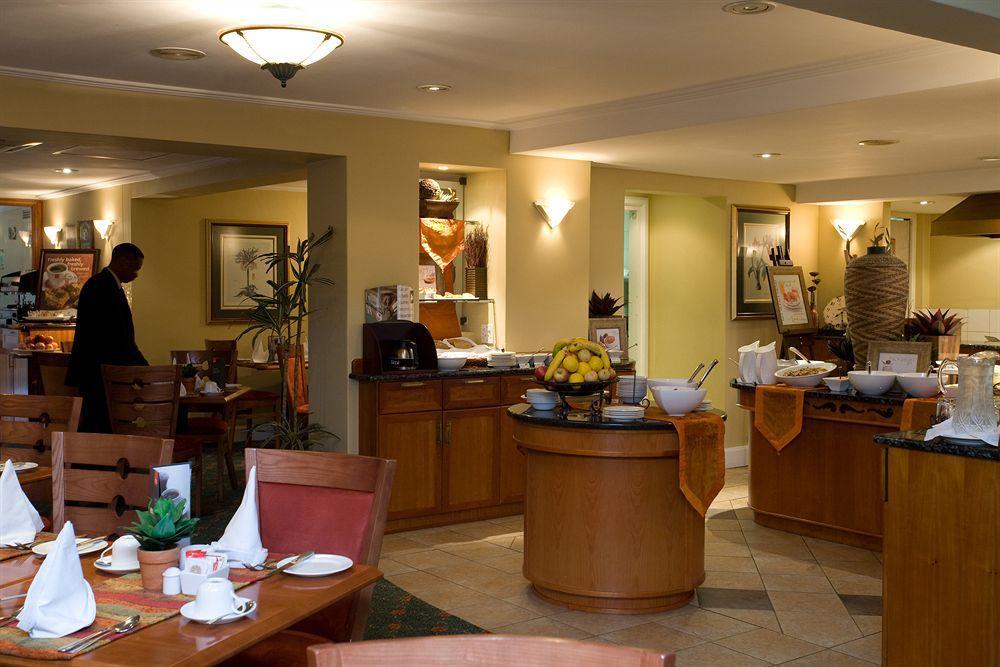 Courtyard Hotel Sandton Johannesburg Exterior foto