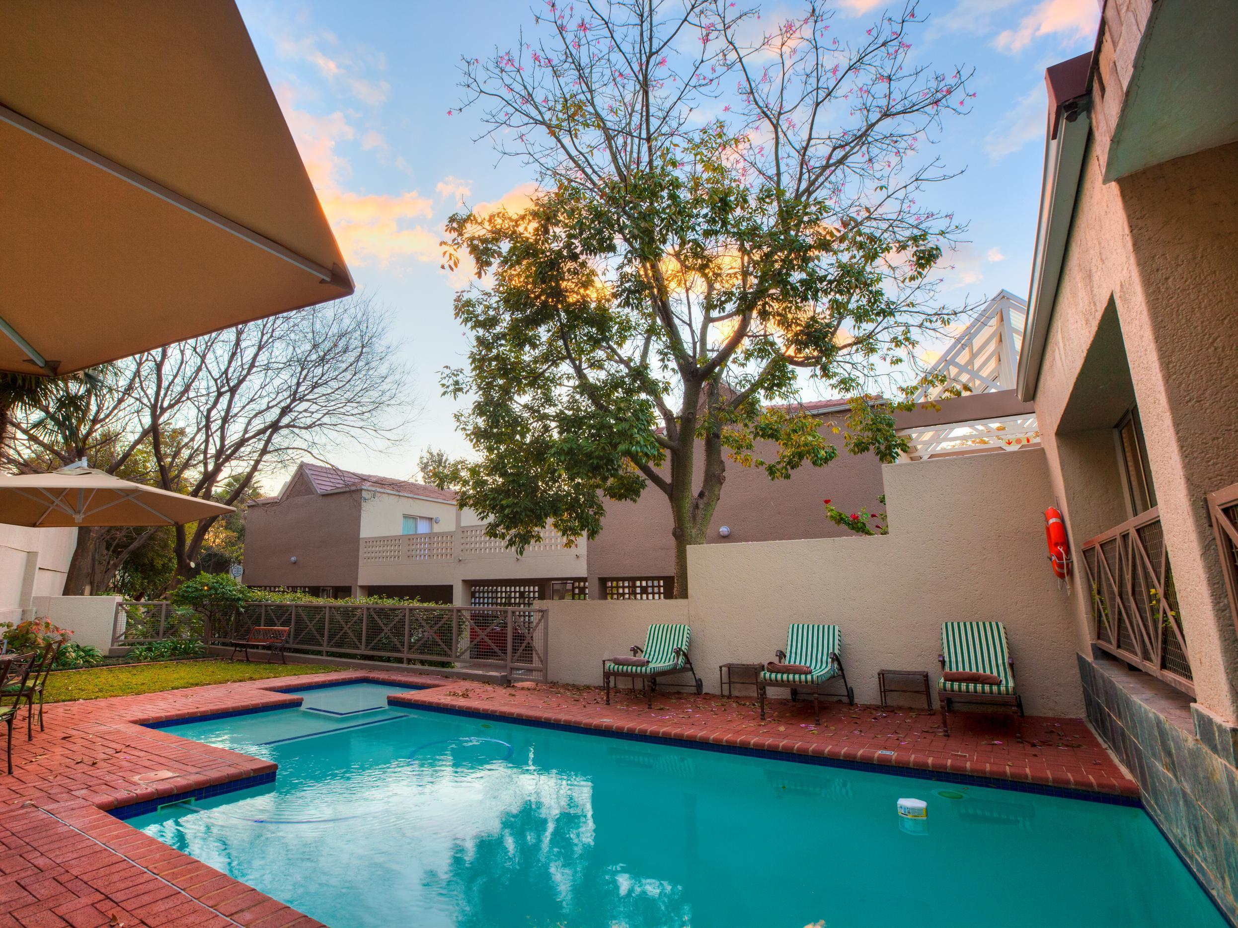 Courtyard Hotel Sandton Johannesburg Exterior foto