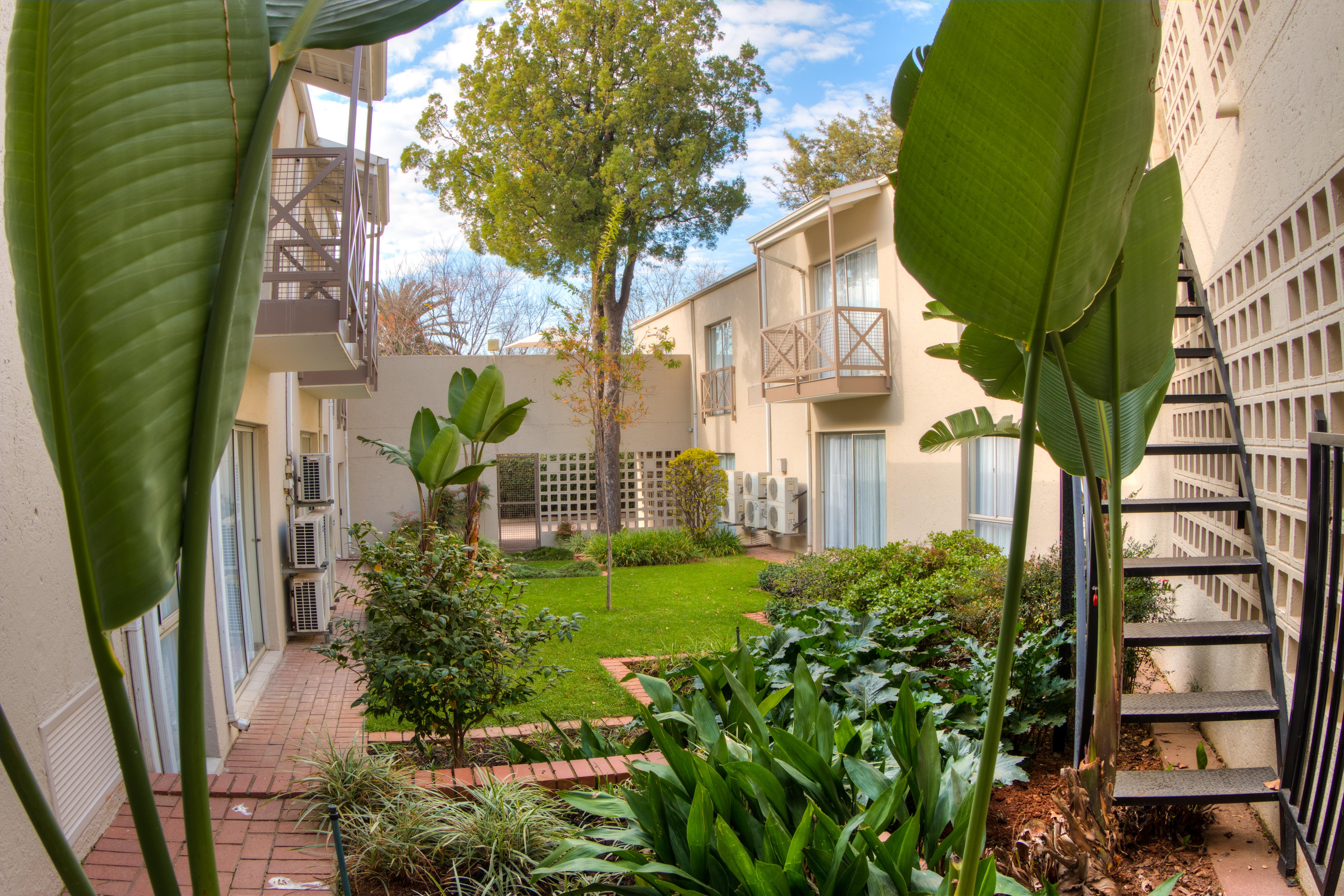 Courtyard Hotel Sandton Johannesburg Exterior foto