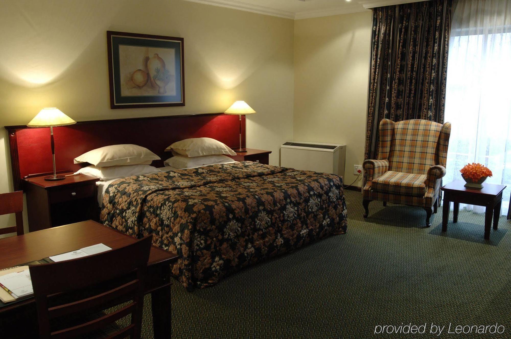 Courtyard Hotel Sandton Johannesburg Exterior foto