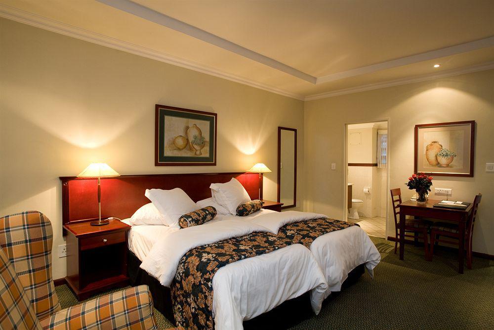Courtyard Hotel Sandton Johannesburg Exterior foto