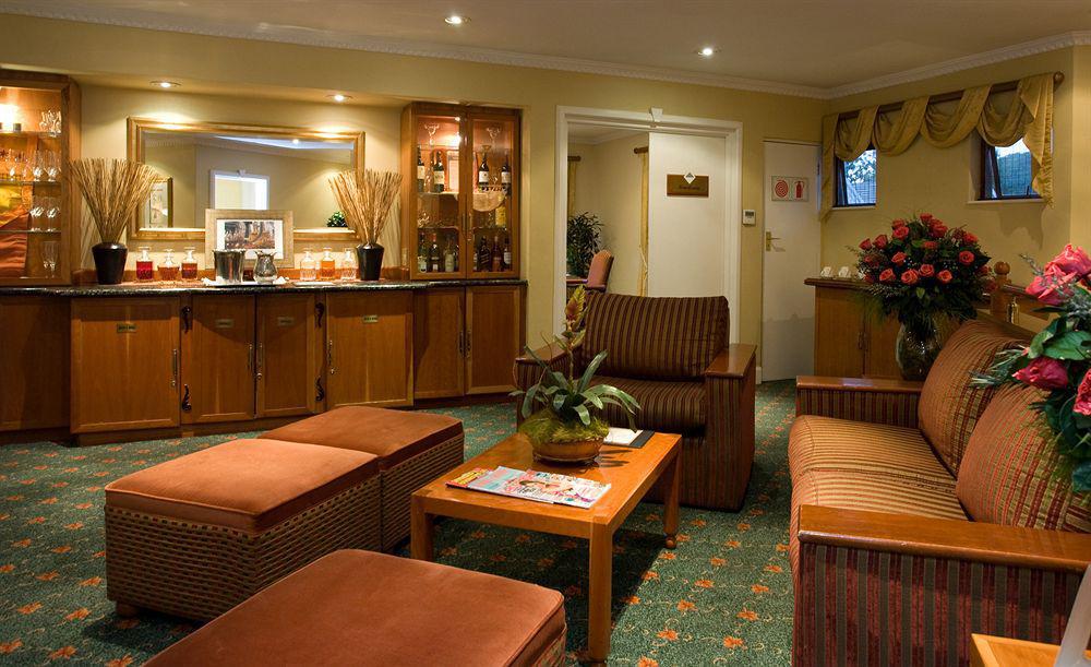 Courtyard Hotel Sandton Johannesburg Exterior foto