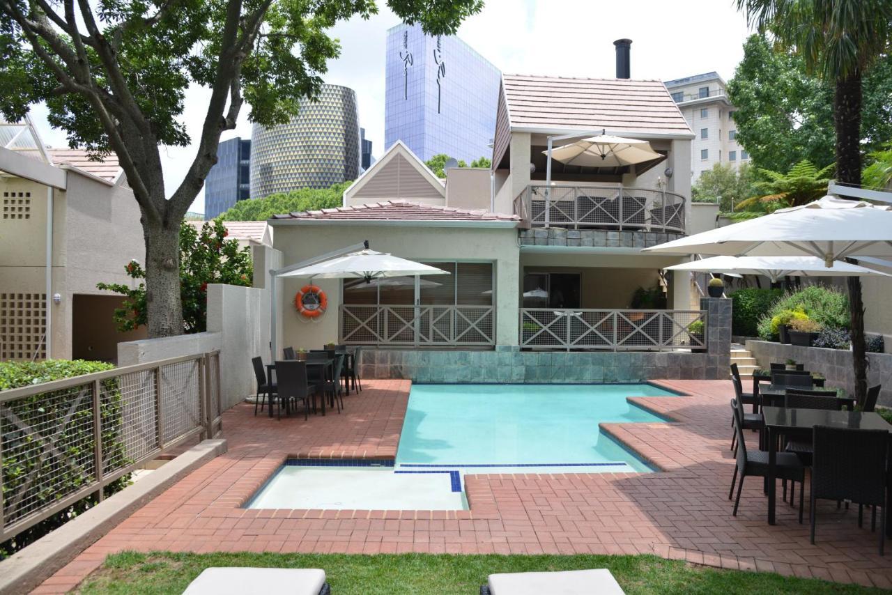 Courtyard Hotel Sandton Johannesburg Exterior foto