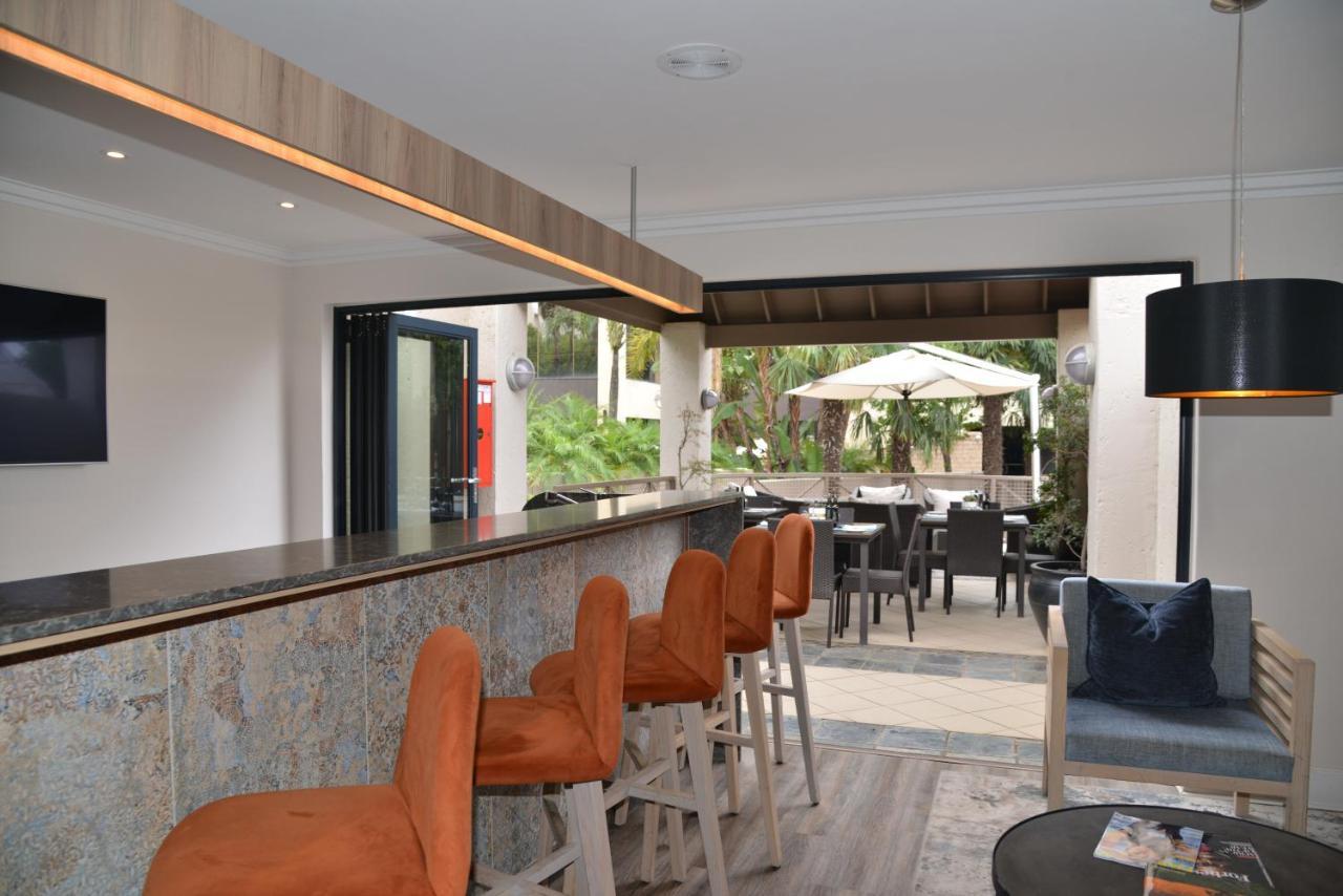 Courtyard Hotel Sandton Johannesburg Exterior foto