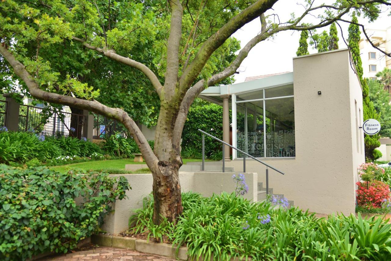 Courtyard Hotel Sandton Johannesburg Exterior foto